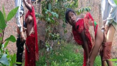 Mallu village Bhabhi in red sari outdoor sex video